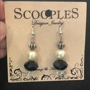 Scooples Black and Pearl Earrings